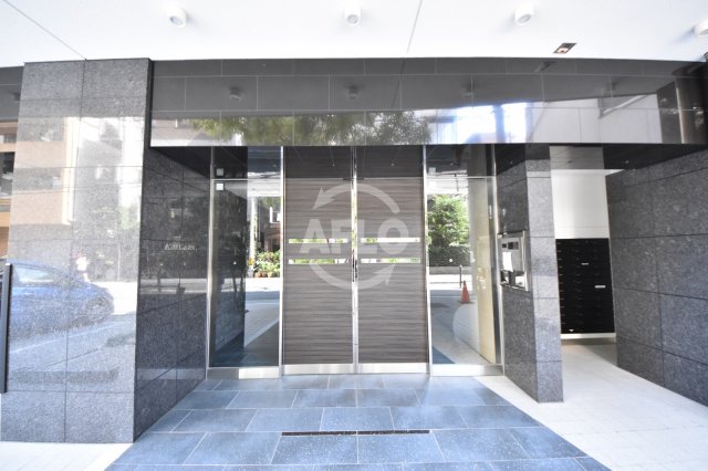 エントランス　APRILE南森町（旧名：アスール南森町）　エントランス