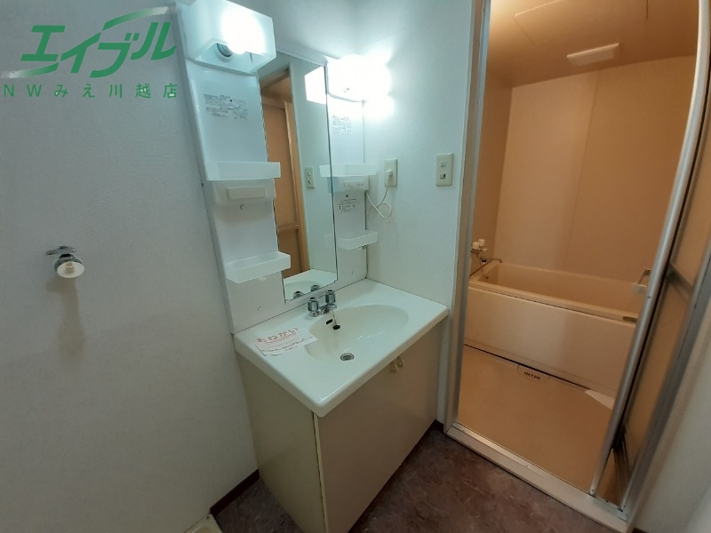 洗面設備　同型参考写真