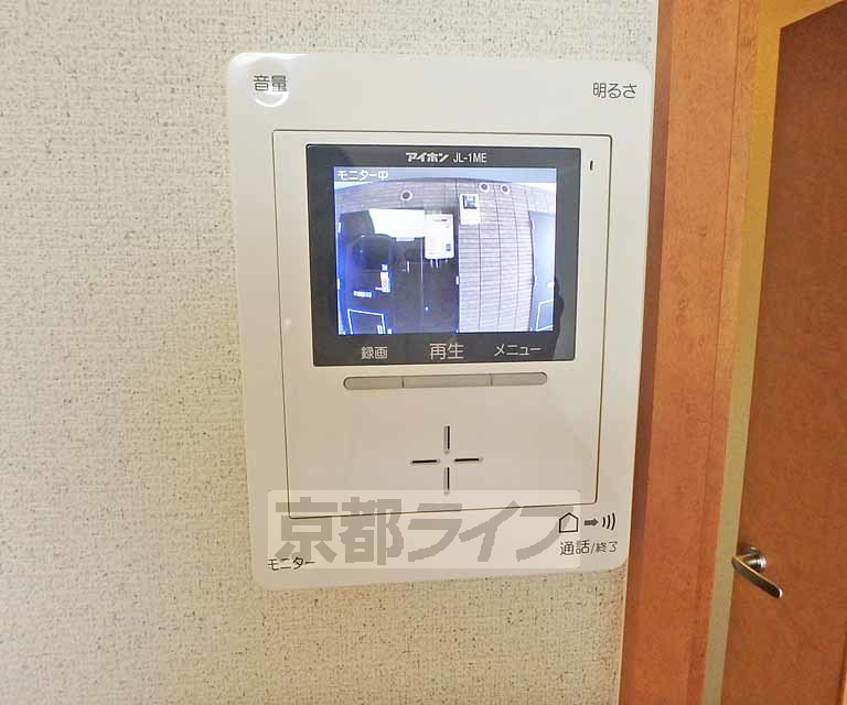 セキュリティ　鍵をかけたまま訪問者と会話ができます