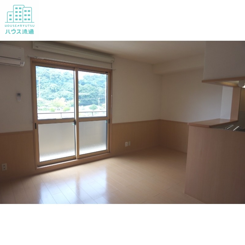 居室・リビング　※別号室写真です