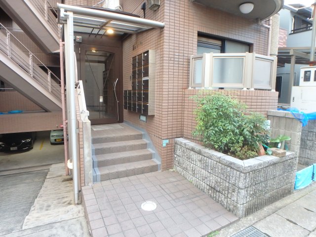 エントランス　毎日通るエントランスはこのようになっています