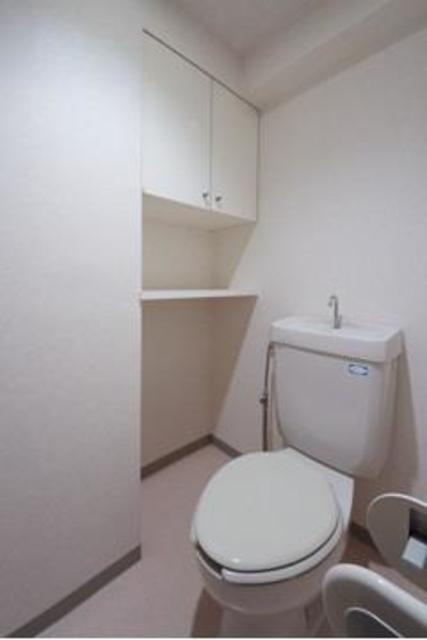 トイレ　※写真は同タイプ住戸です。