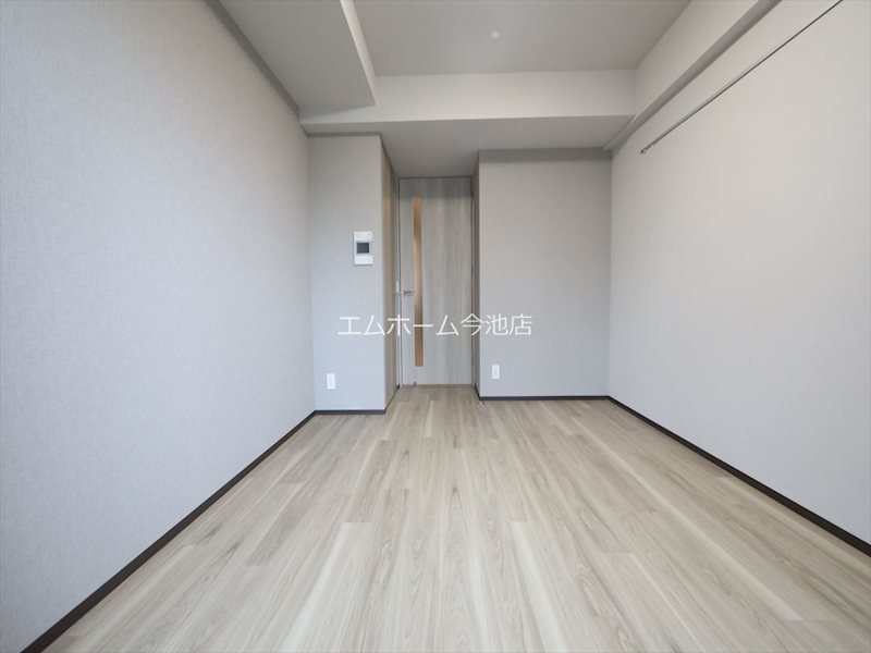 その他部屋・スペース　洋室6.2帖　エアコン付　収納充実　バルコニー