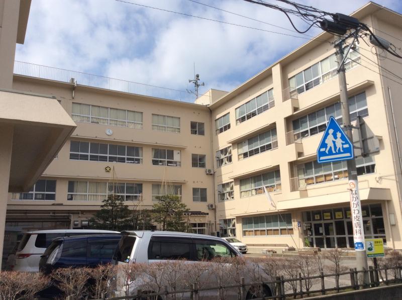 小学校　金沢市立大徳小学校（小学校）まで524m