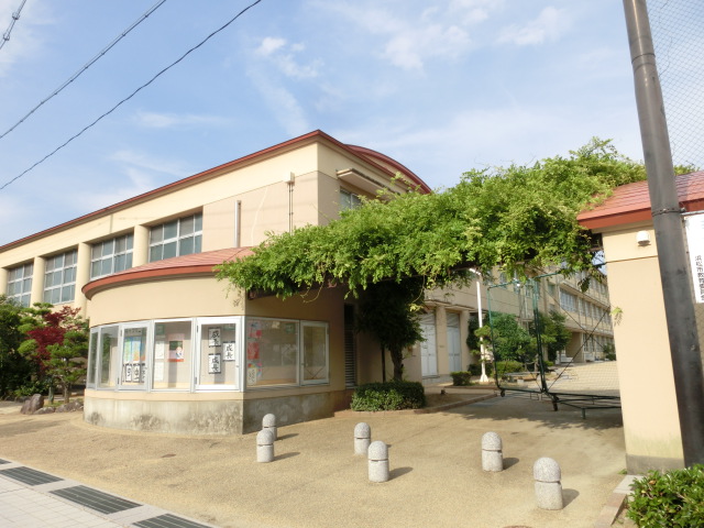 小学校　浜松市立東小学校（小学校）まで819m