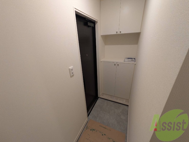 玄関　玄関から撮影しました。段差が低いのは嬉しいですね。