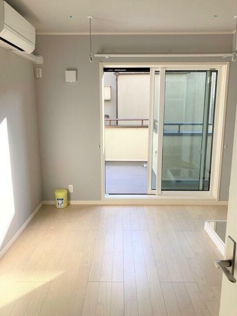 居室・リビング　明るい洋室！