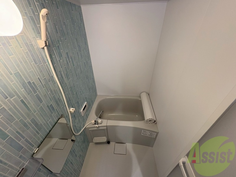 バス・シャワールーム　浴室です。浴槽は体全身が浸かるくらいの大きさでした。