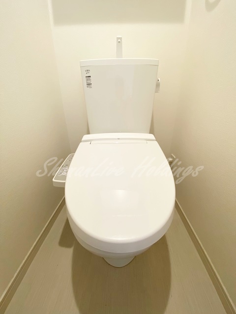 トイレ　温水洗浄便座付き♪