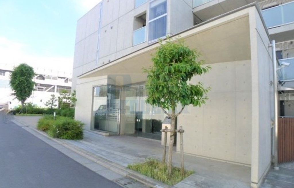 エントランス　きれいなエントランス！