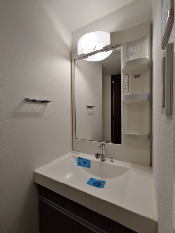 洗面設備　朝の身支度には欠かせない独立洗面化粧台