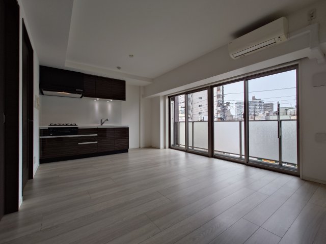 居室・リビング　こちらのリビングで趣味の時間をお楽しみください