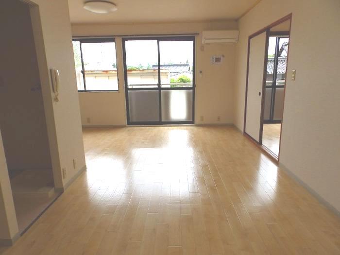 居室・リビング　他室参照(反転)