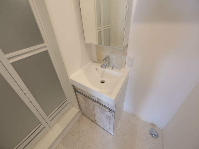 洗面設備　脱衣所　独立洗面台（シャンプードレッサー）イメージ写真