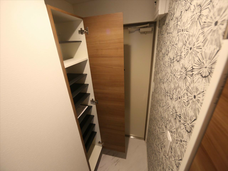 玄関　玄関　シューズボックス（収納充実してます）イメージ写真