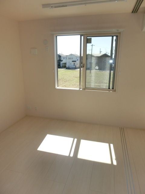 その他部屋・スペース　リビングとつなげて広くお使い頂けます。