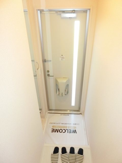 玄関　シューズクローク付きの玄関です。