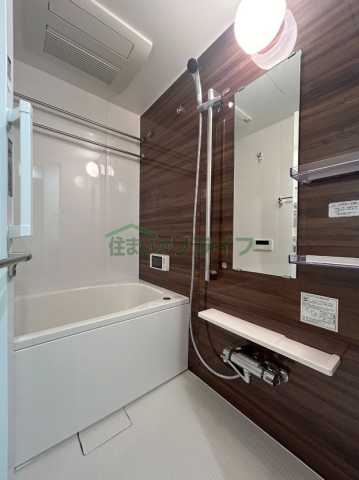 バス・シャワールーム　別部屋の参考写真です