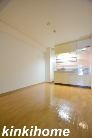 居室・リビング　窓があり日の当たるリビング