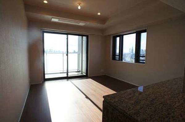 居室・リビング　※別部屋の参考写真です。