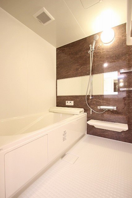 バス・シャワールーム　同物件別号室の写真です。