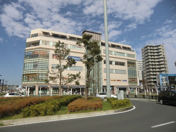 ショッピングセンター　Luz(ラズ)湘南辻堂（ショッピングセンター）まで1037m