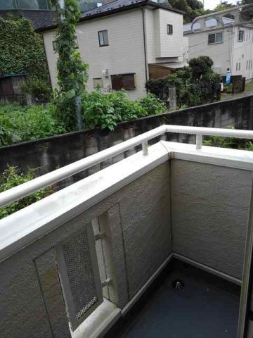 バルコニー　外からの目が気にならないバルコニーで洗濯物が干せます