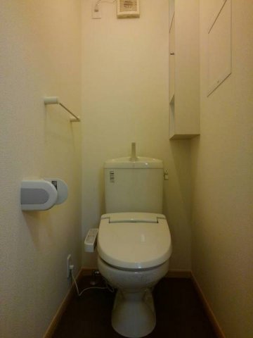 トイレ　落ち着いたトイレです