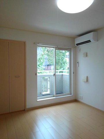 居室・リビング　こちらの居間で趣味の時間をお楽しみください