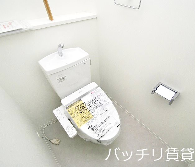 トイレ　室内写真は別号数の為、現状優先となります。