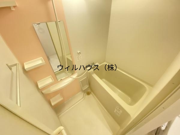 バス・シャワールーム　浴室乾燥機付きバス！