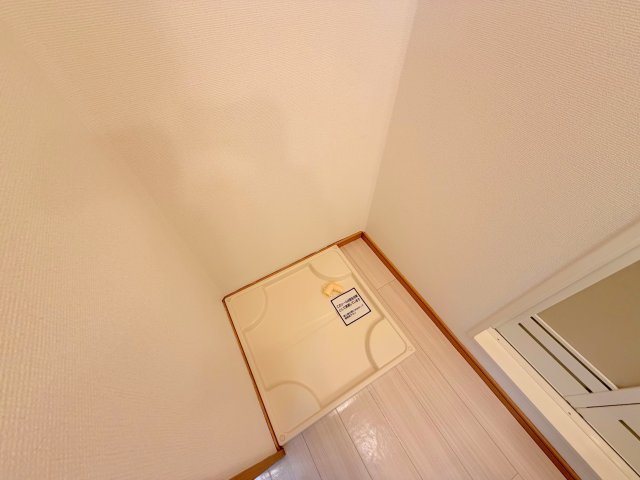 その他設備　嬉しい室内洗濯機置場。これで洗濯機も長持ちしますね。