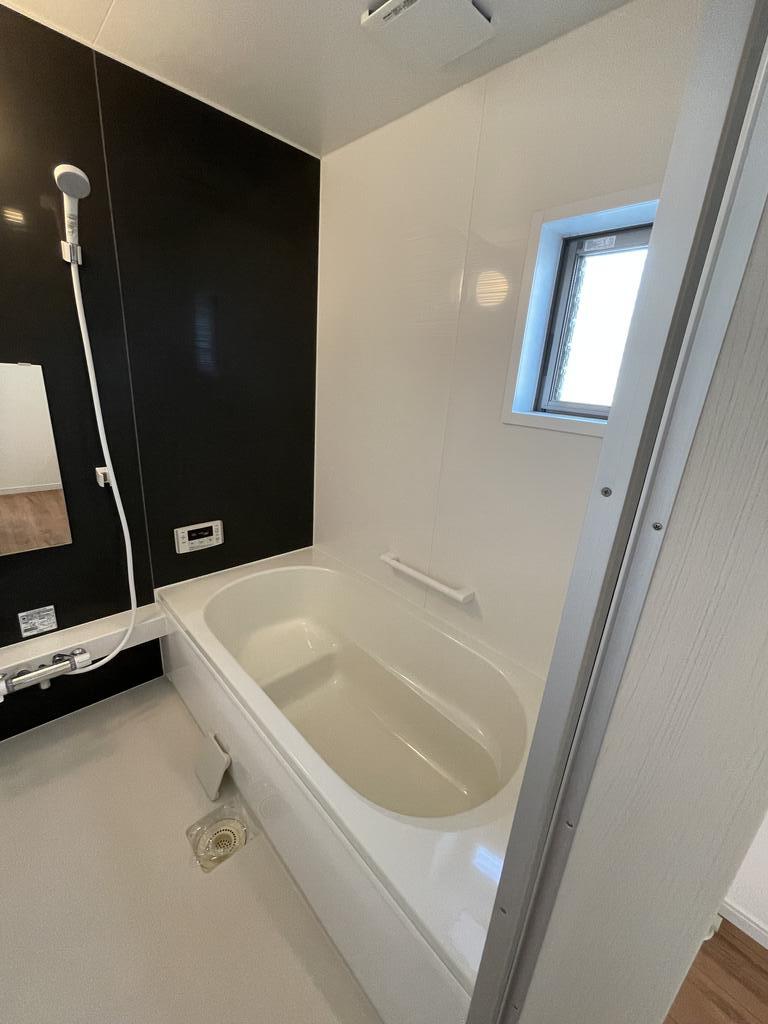 バス・シャワールーム　広々1坪のバスルーム