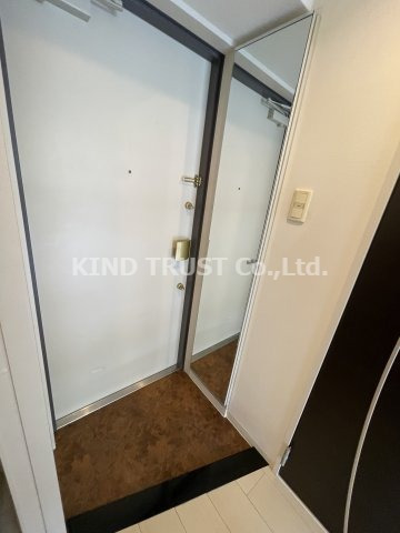 玄関　収納もある玄関です