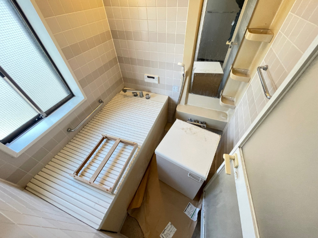 バス・シャワールーム　リノベーション前
