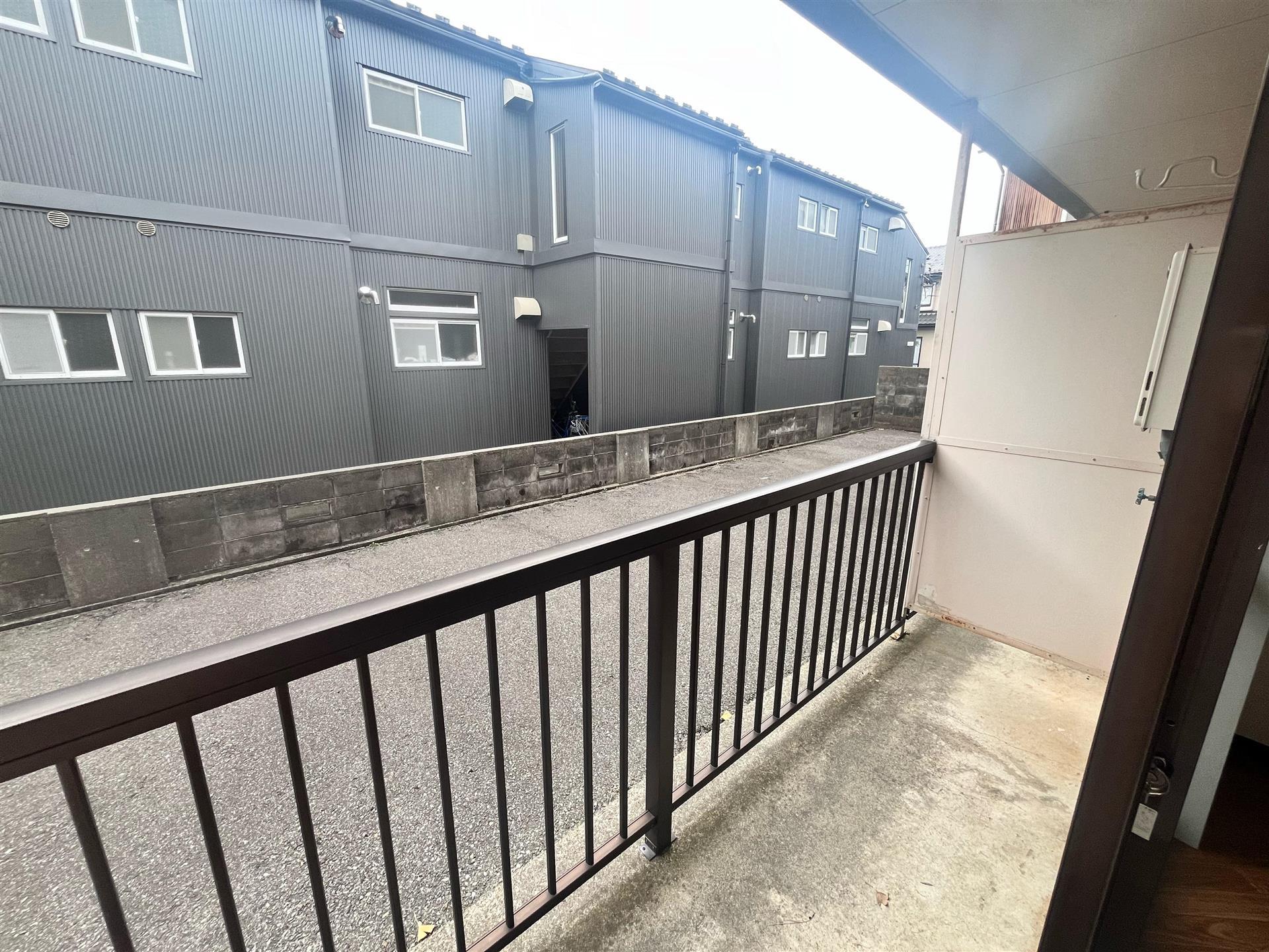 バルコニー　バルコニー