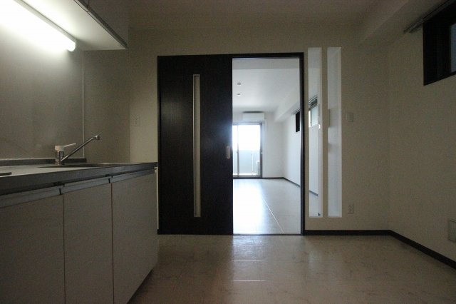 居室・リビング　同物件別号室の写真です。