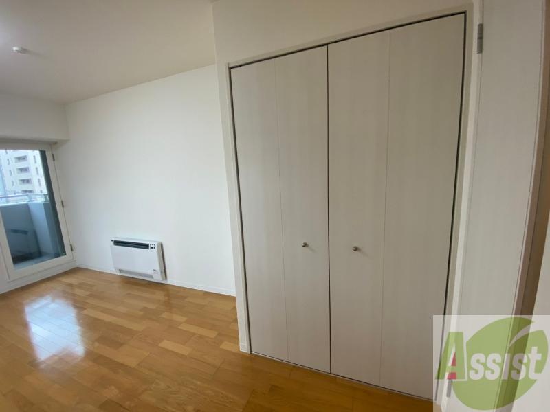 収納　寝室の収納です。部屋がすっきり片付きます。