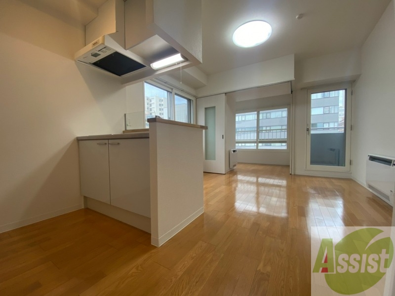 居室・リビング　広くてキレイなお部屋が広がっていて、充実した生活が送れそう。