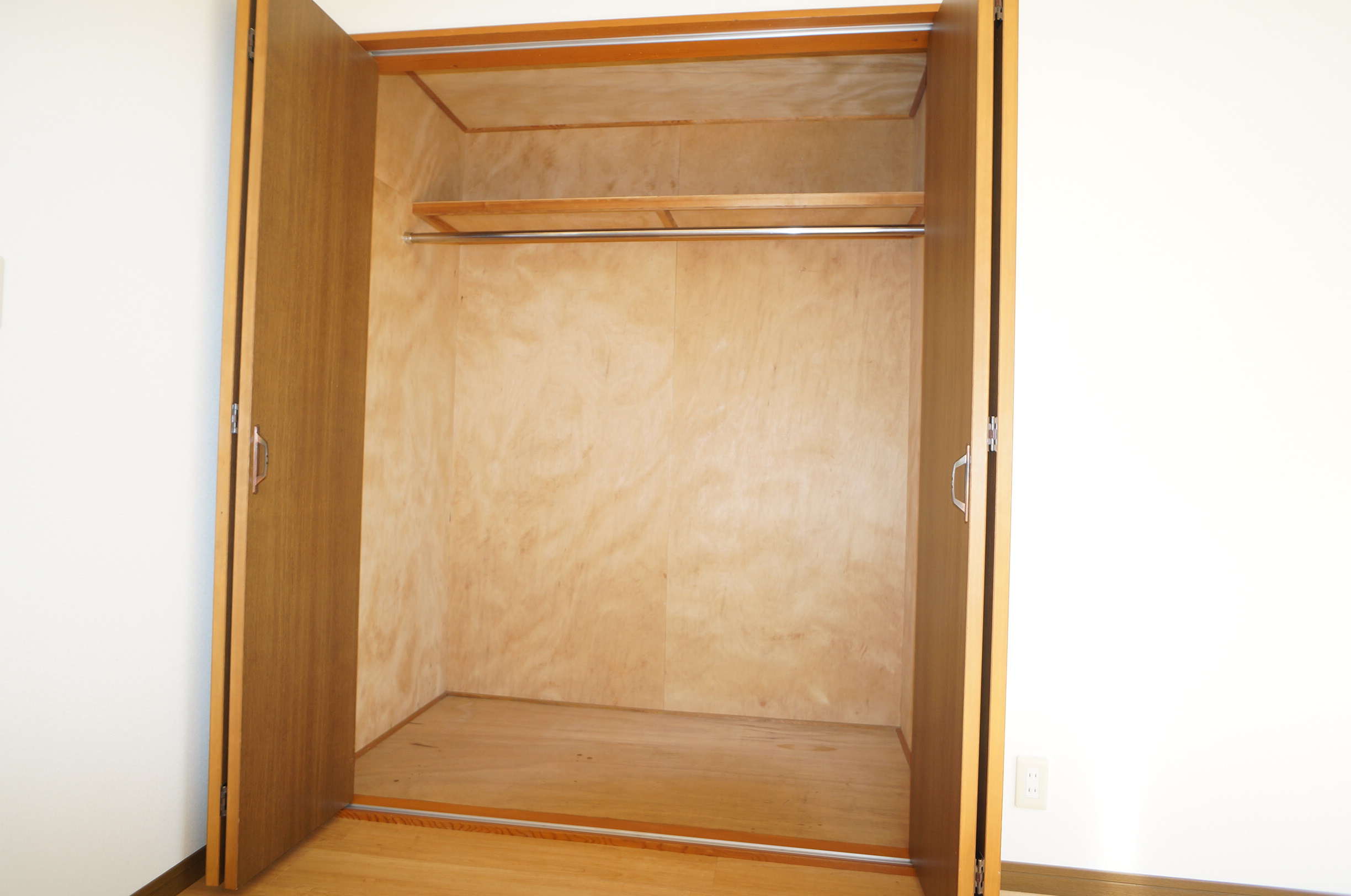 収納　南西洋室6帖：収納スペース