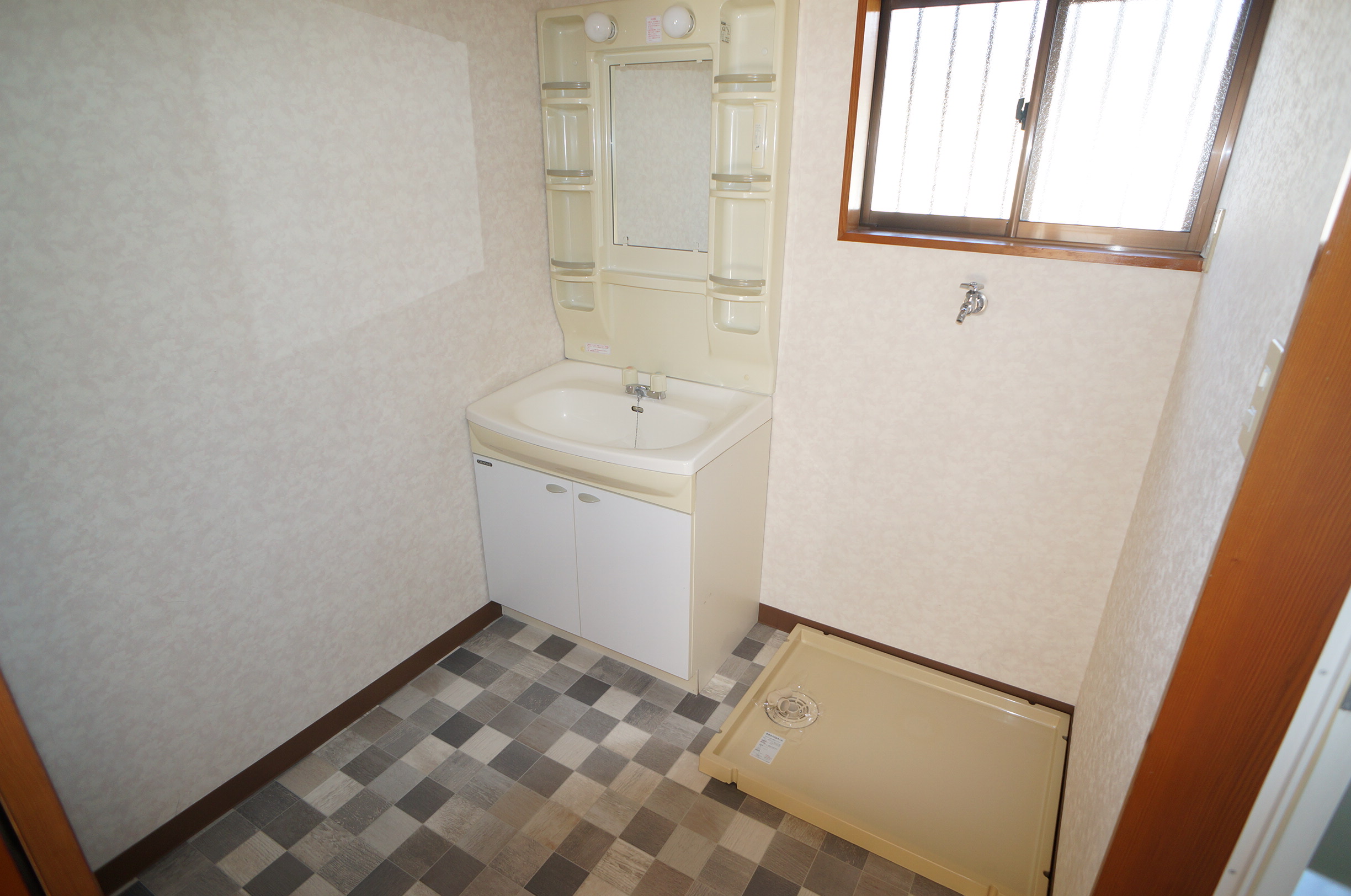 洗面設備　独立洗面化粧台・室内洗濯機置場