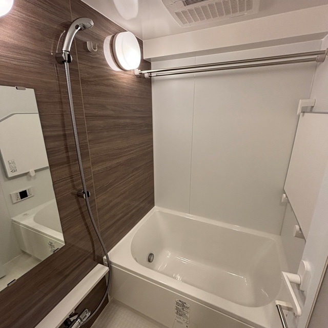 バス・シャワールーム　※写真は同タイプ住戸です。