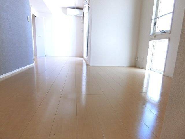 居室・リビング　エアコン付きです