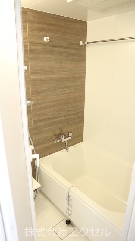 バス・シャワールーム　浴室乾燥機付きです。