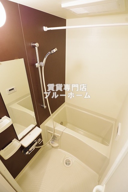 バス・シャワールーム　追炊き・浴室乾燥付き！