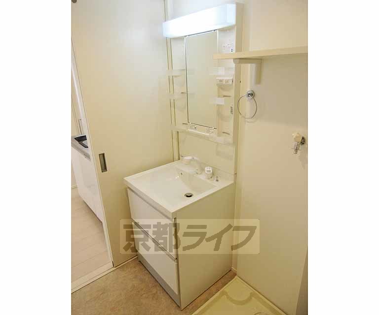 洗面設備　独立洗面台です・