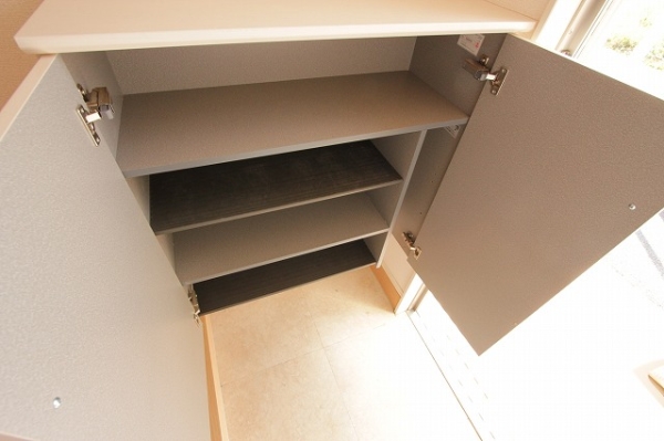 玄関　シューズボックス付いてます