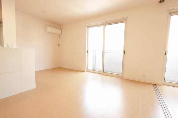 居室・リビング　日あたり良好、団らんスペース