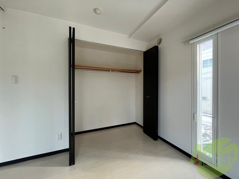 収納　クローゼットは奥行きもあり、荷物が多い方でも安心です。