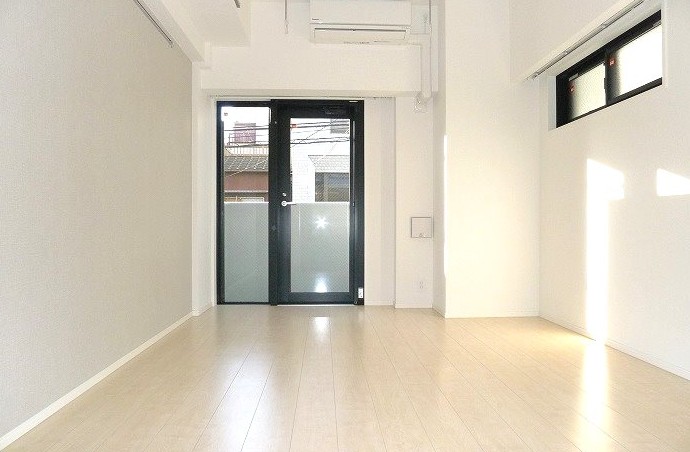 居室・リビング　★角部屋、二面採光、風通しも良好★